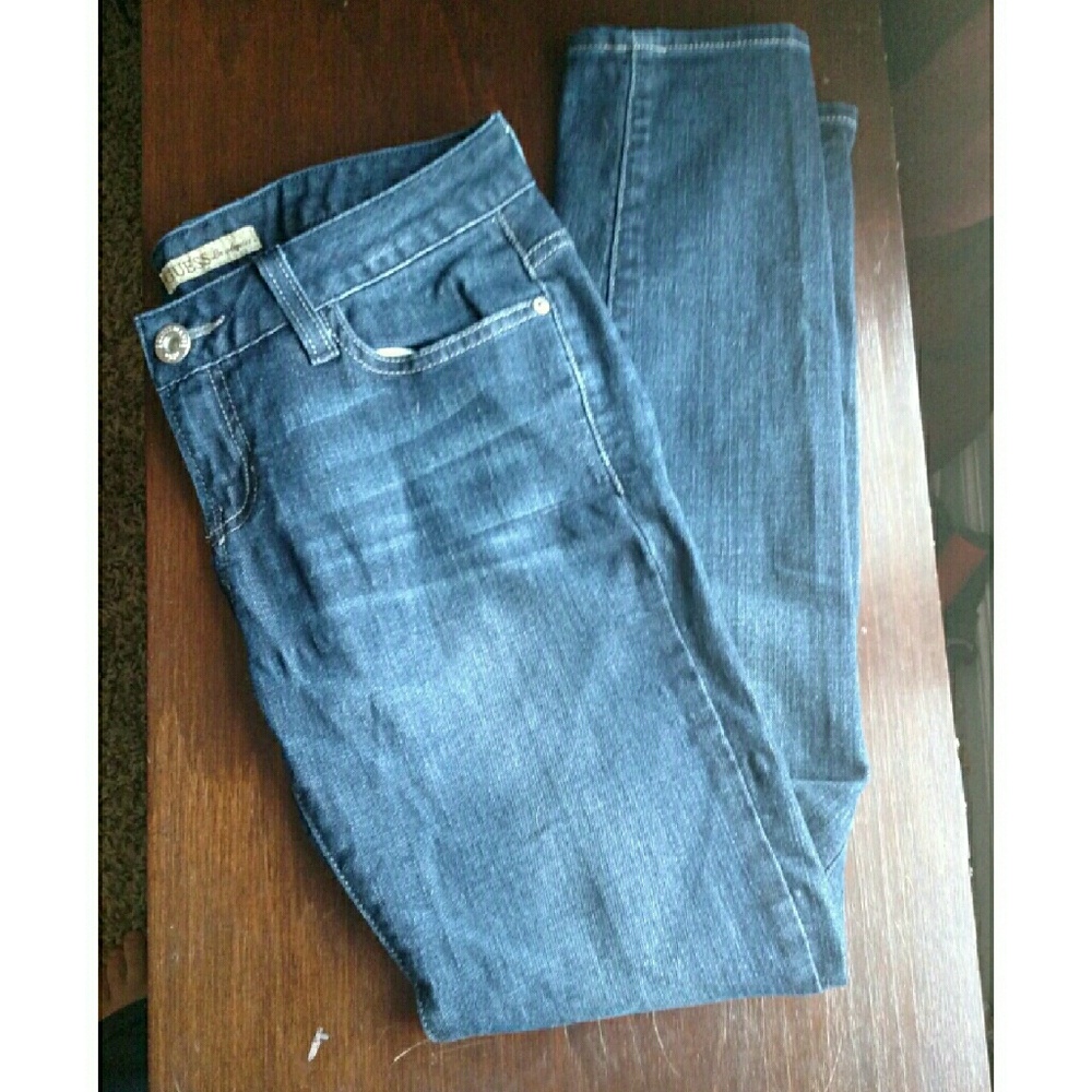 Like new Guess dark denim jeans